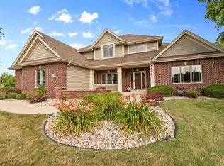 W149N7311 Hidden Meadow Dr, Menomonee Falls, WI 53051
