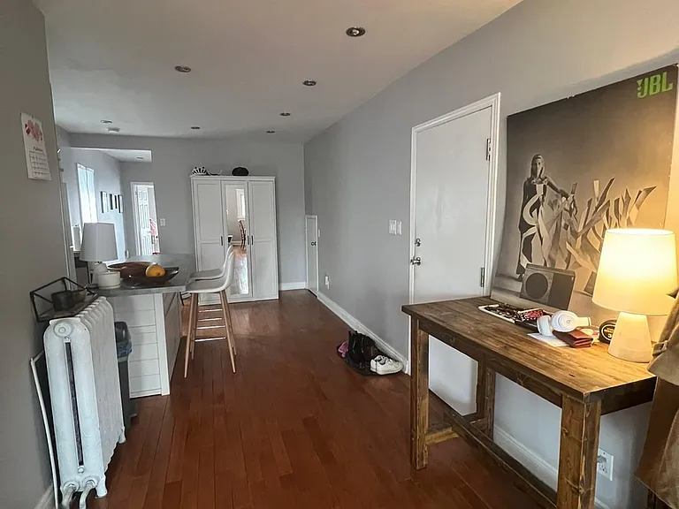 12 Salem Ave #2 — Photo 1