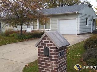 710 W Davison St, Roanoke, IL