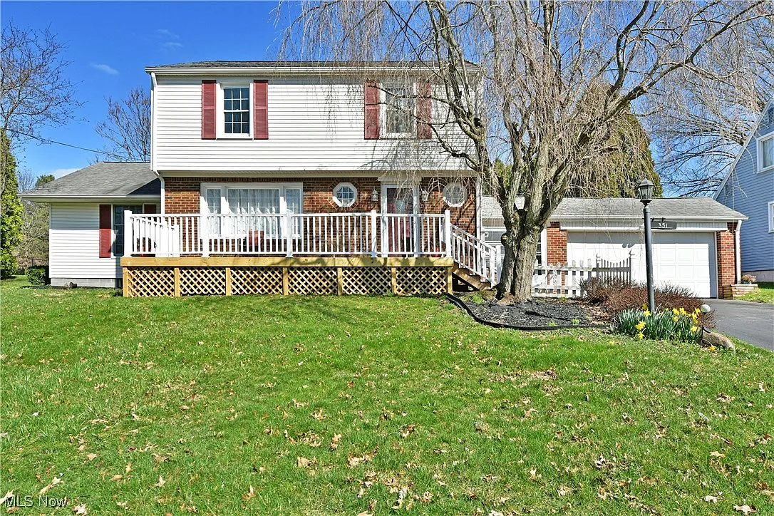 351 Elmwood Dr photo 1