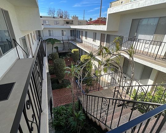 3rd image of 1631 Barry Ave #7