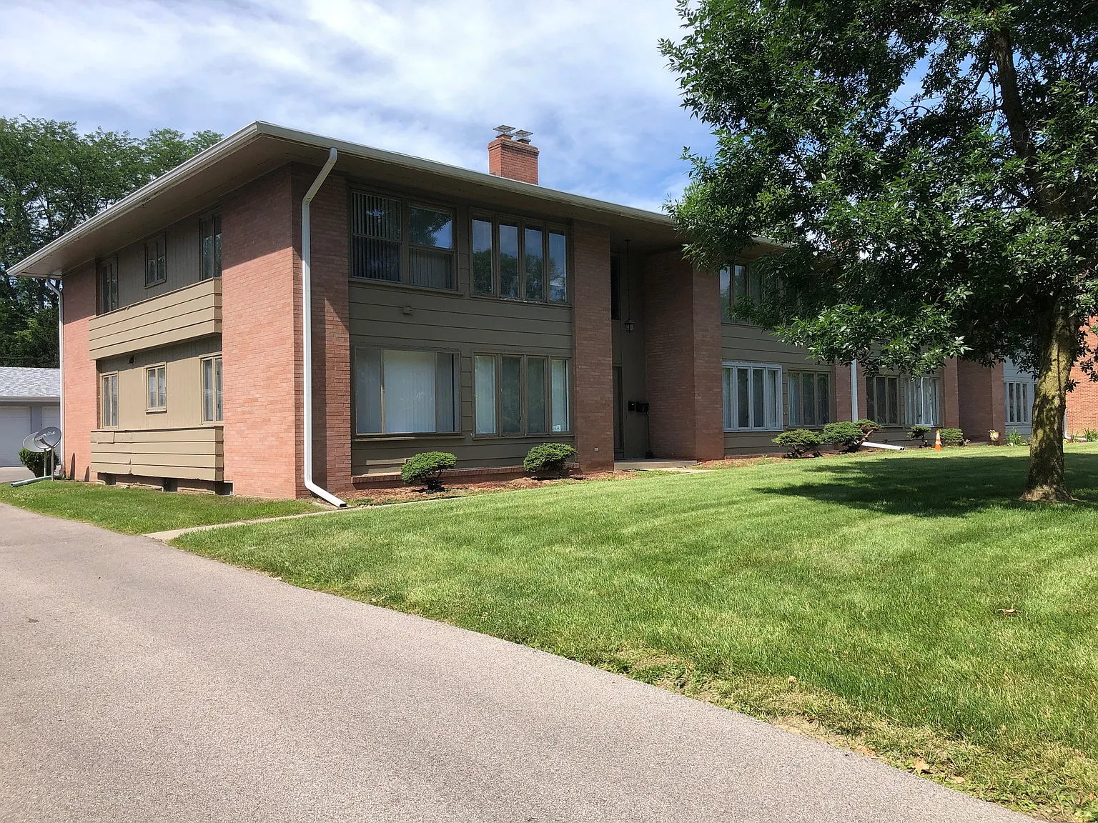 2 bed, 1.5 bath, 980 sqft, $1,150 — Photo 2