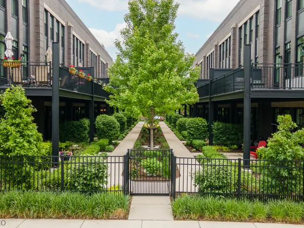 25 N Elmhurst Ave, Mount Prospect, IL 60056