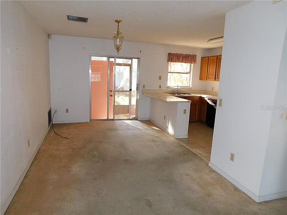 4th image of 409 Roselawn Dr