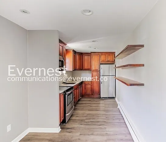 2 bed, 1.0 bath, 955 sqft, $1,700 — Photo 3