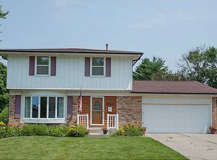 6052 Westview Ave SW, Cedar Rapids, IA 52404