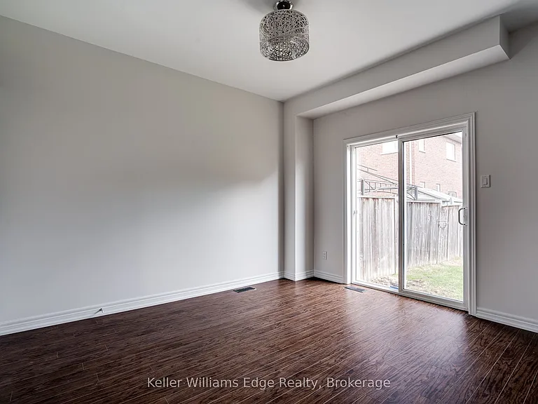 93 Glendarling Cres — Photo 15