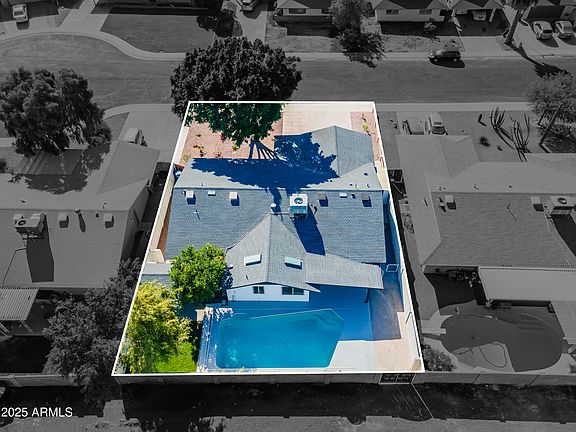 2nd image of 1316 E CARTER Drive