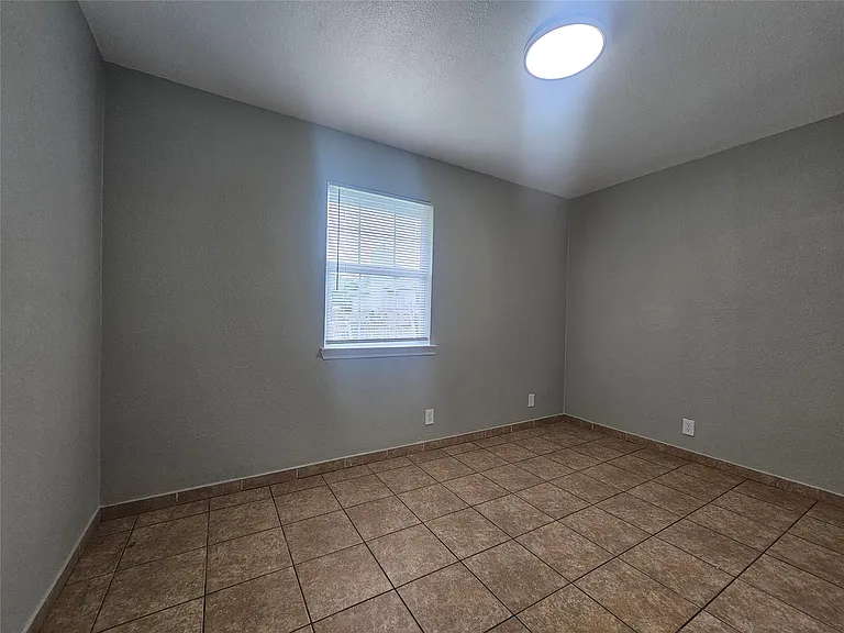 1305 Bonnie Brae St #B — Photo 10