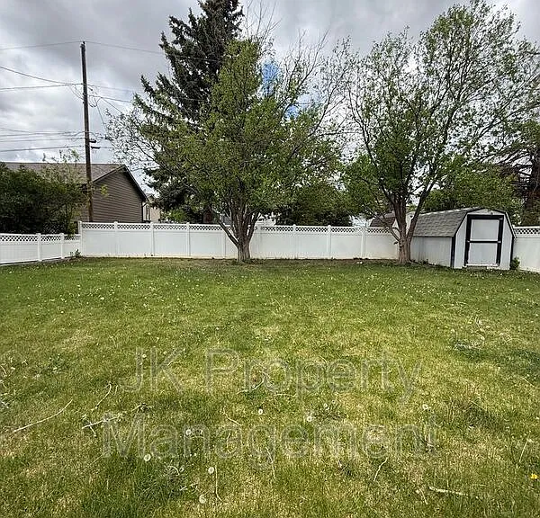 921 Avenue B NW — Photo 31