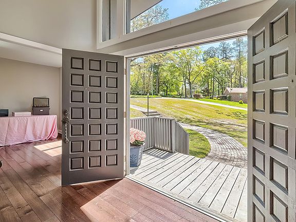 5th image of 108 Middlebrook Dr