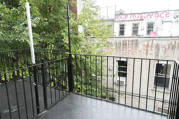 Rented by Nooklyn NYC LLC | media 63