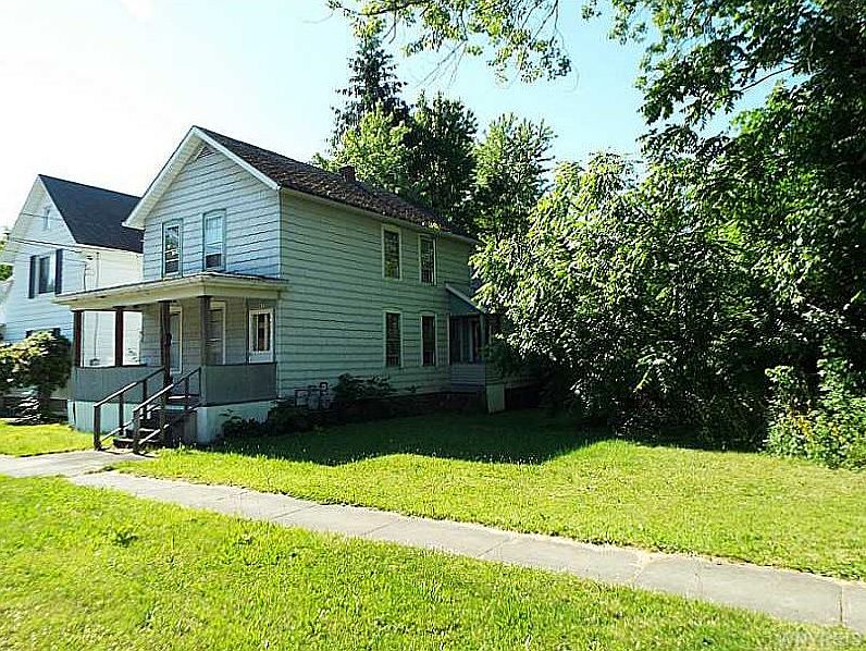 2nd image of 617 Irving St
