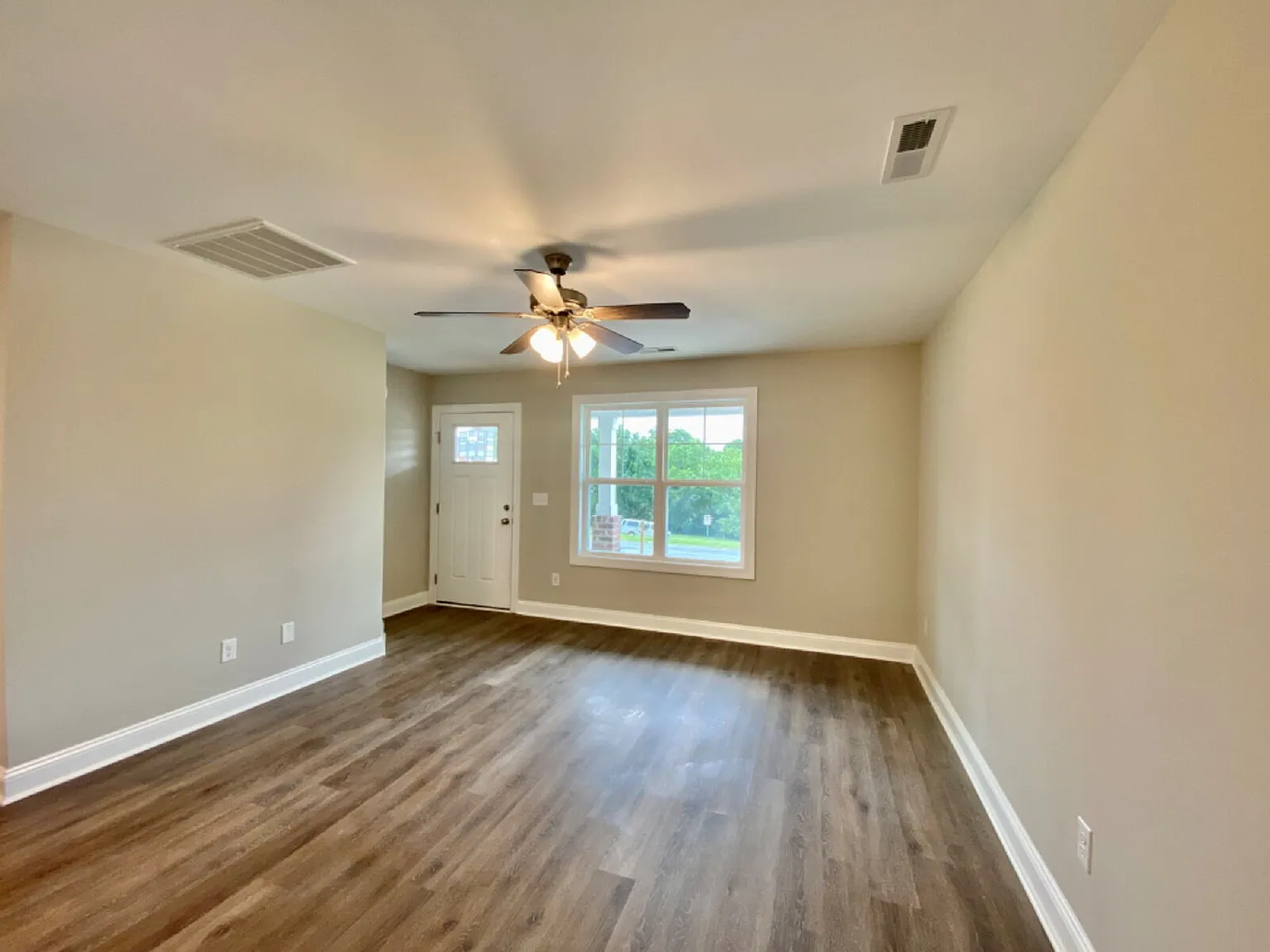 Beautiful Home! — Photo 3