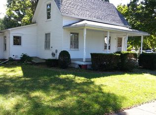 215 Walnut St, New Windsor, IL 61465