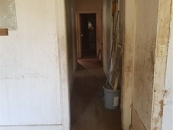 4th image of 3811 Lakeshore Dr