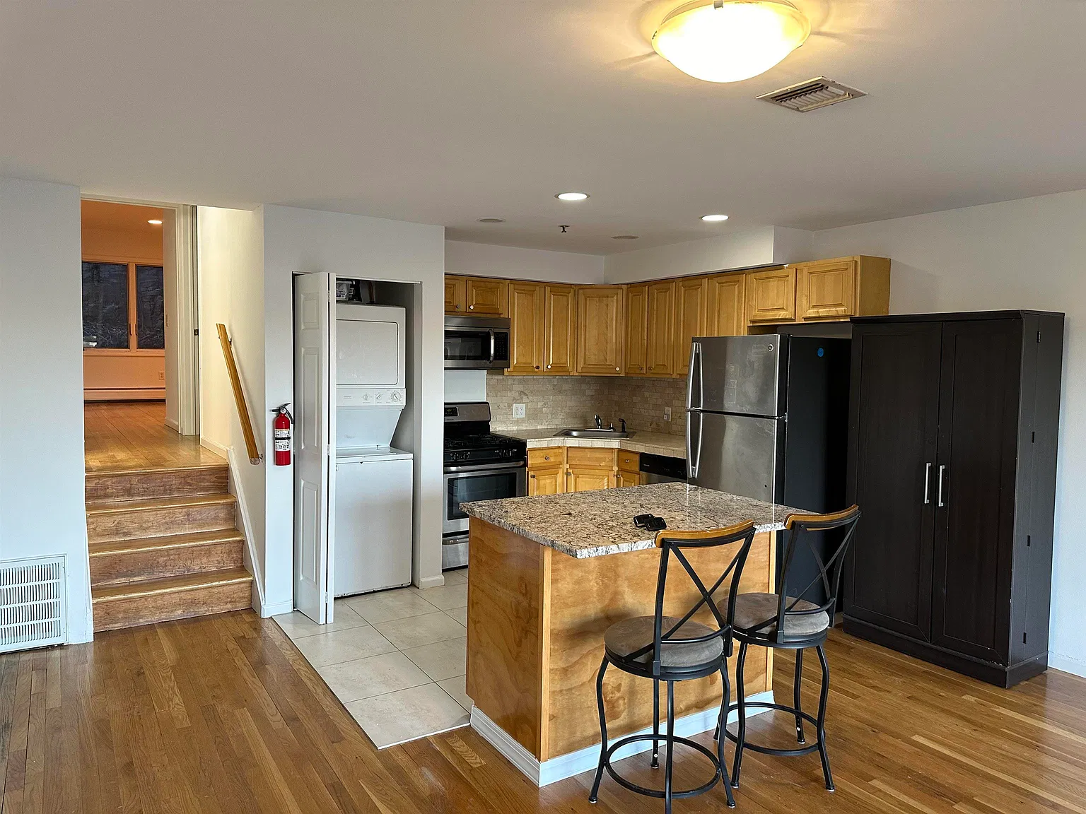 2 bed, 2.0 bath, $3,000 — Photo 1