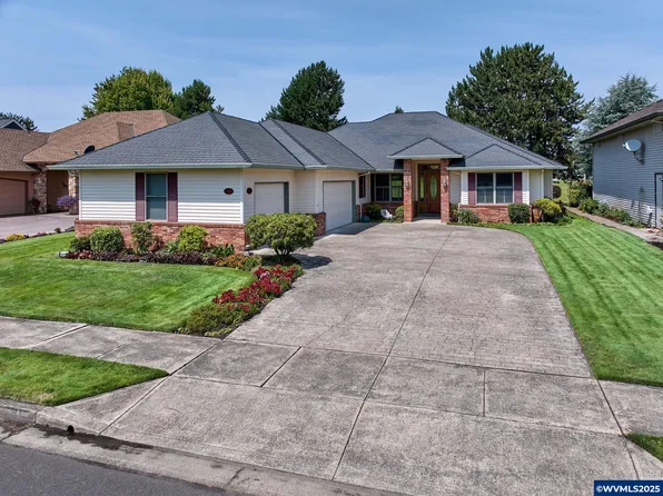 2411 Meridian Dr, Woodburn, OR 97071