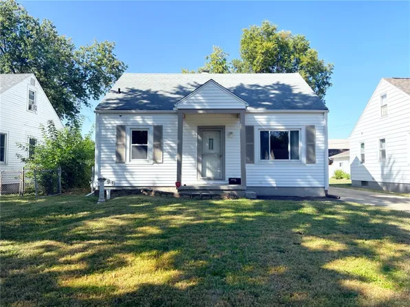 2192 W Waggoner St, Decatur, IL 62526