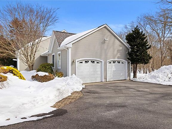 2nd image of 30 Fox Ridge Cir