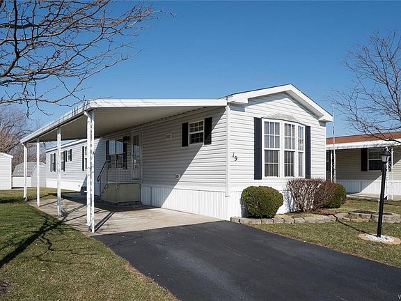 2nd image of 19 Lavender Ln