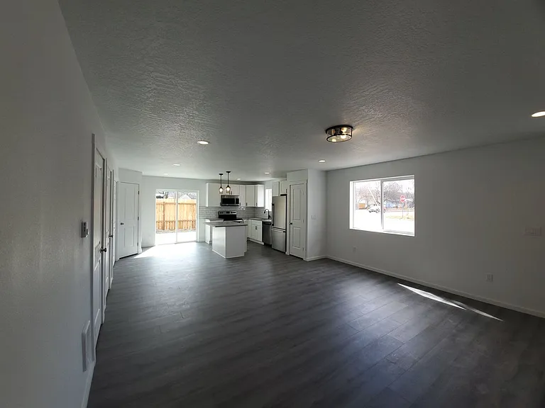 304 N Handy St — Photo 4