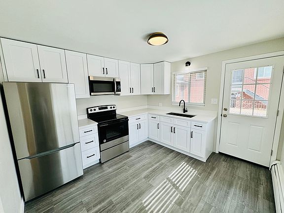 2nd image of 162-176 S Ingalls St #164
