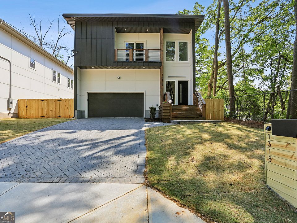 1st image of 1318 Pine Ave
