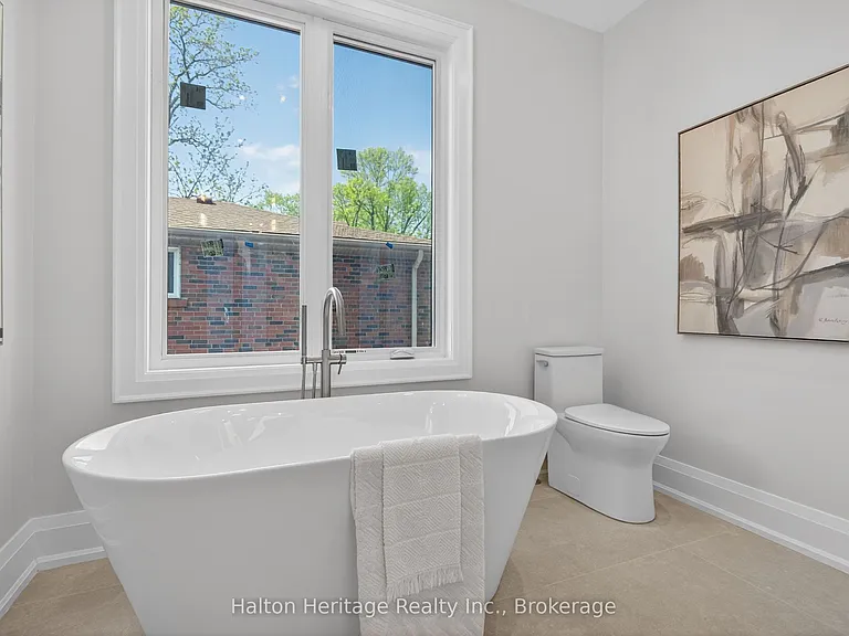 148 Herald Ave — Photo 27