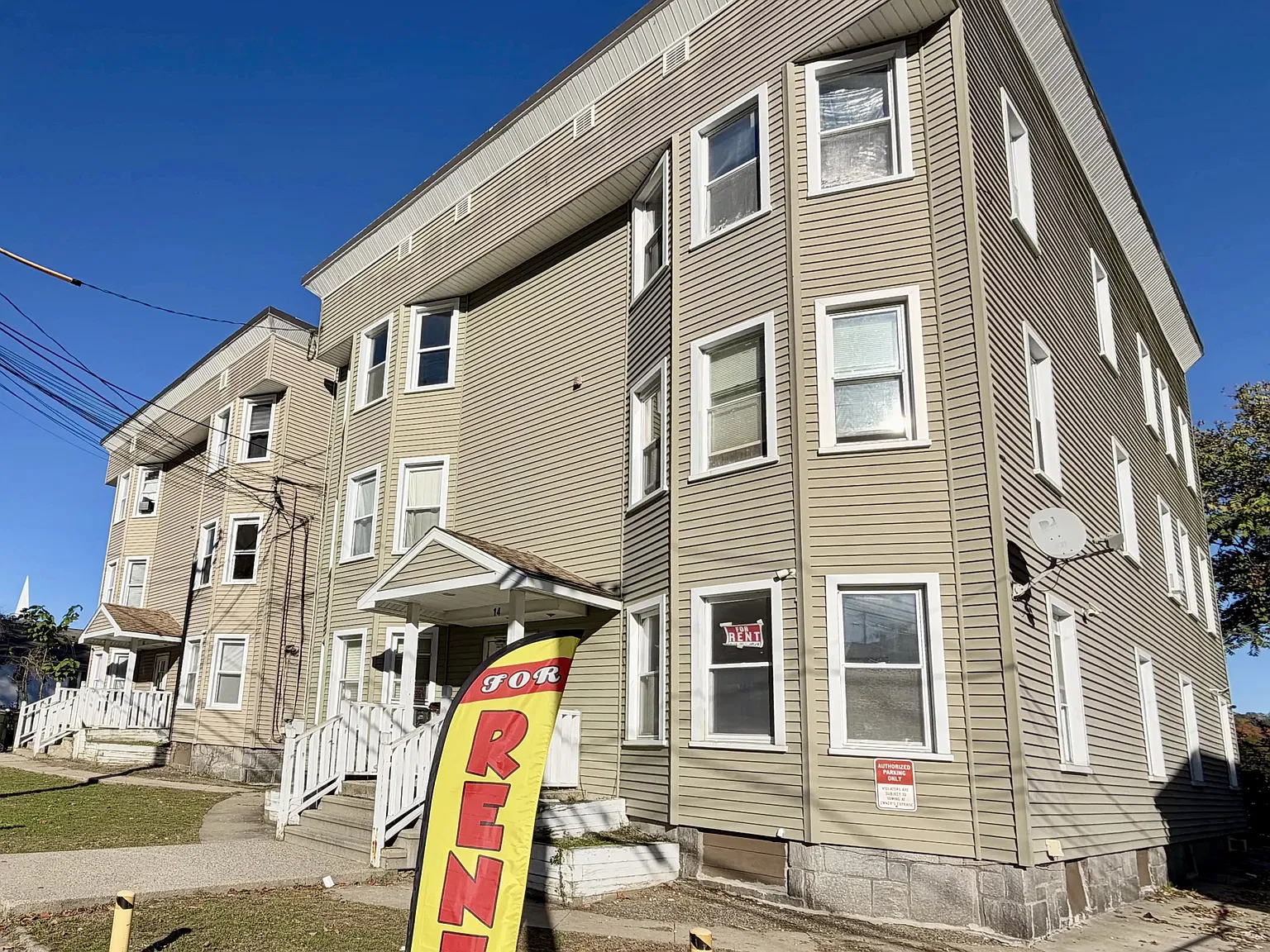 14 Lester Street - 1R — Photo 1