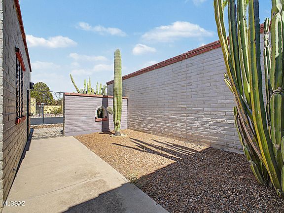 5th image of 4210 N Limberlost Cir