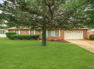 20 Lakeland Blvd, Swansea, IL