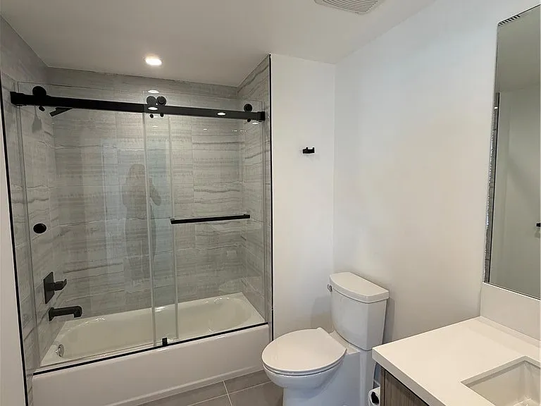 1123 S Shenandoah St #303 — Photo 7