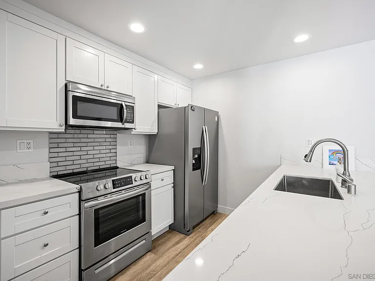 8324 Regents Rd #1G — Photo 7