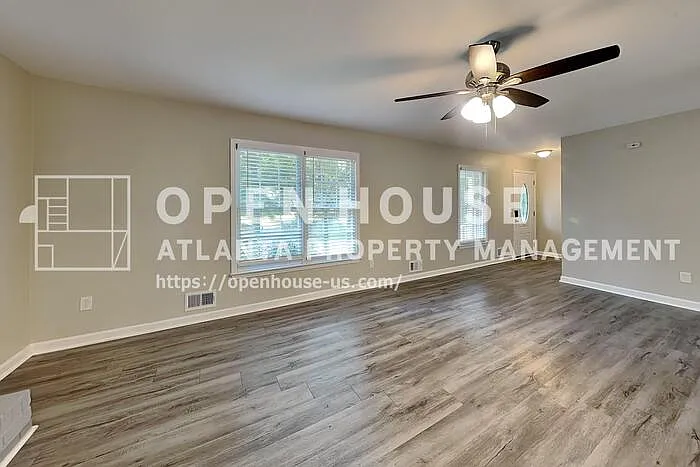 3 bed, 2.0 bath, 2120 sqft, $1,900 — Photo 3