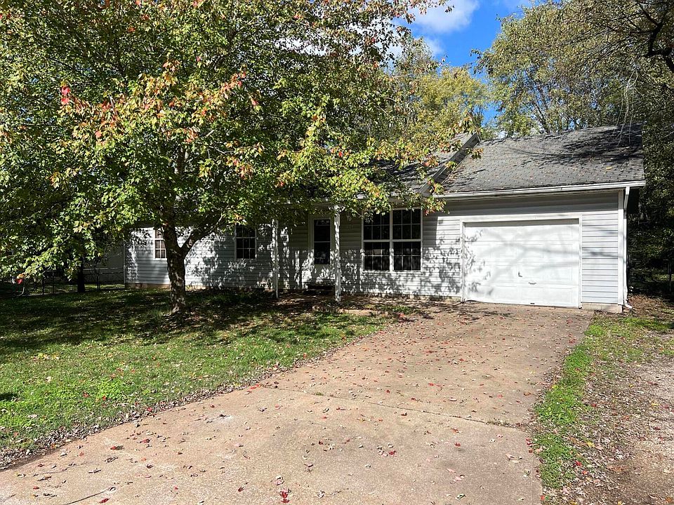 1st image of 1021 W Crestview Lane