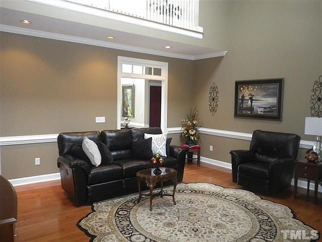 2nd image of 1404 Monkwood Pl