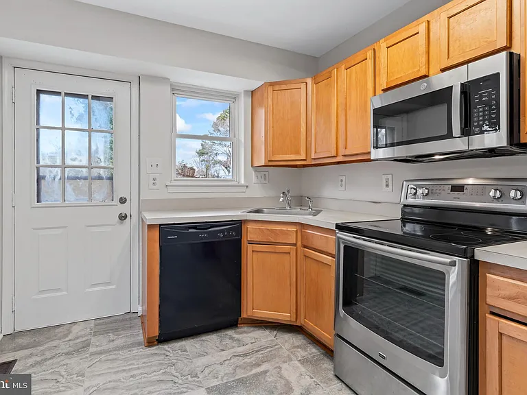 4502 Henderson Rd — Photo 18