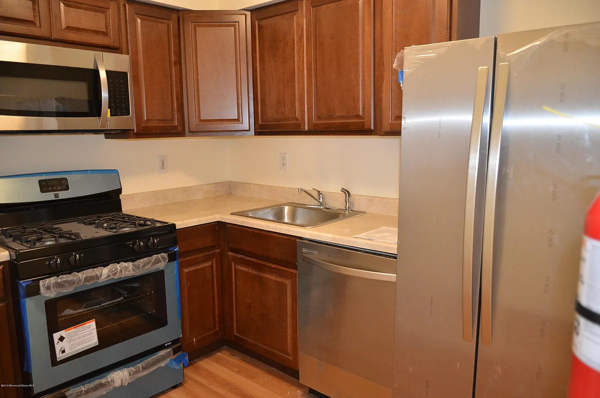 Building Photo - 997 Tarragon Ct