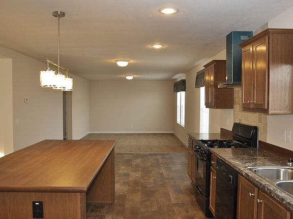 4th image of 8100 N Morley Dr