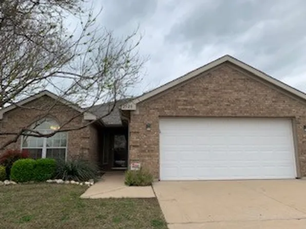 2528 Wakecrest Dr, Fort Worth, TX 76108