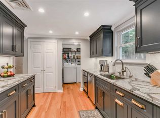 7 Stone Edge Ln, Nesconset, NY 11767