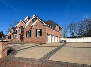 17 Tulsa Ct, Monmouth Junction, NJ 08852
