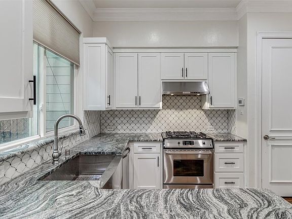 5th image of 4007 Bowser Ave APT H
