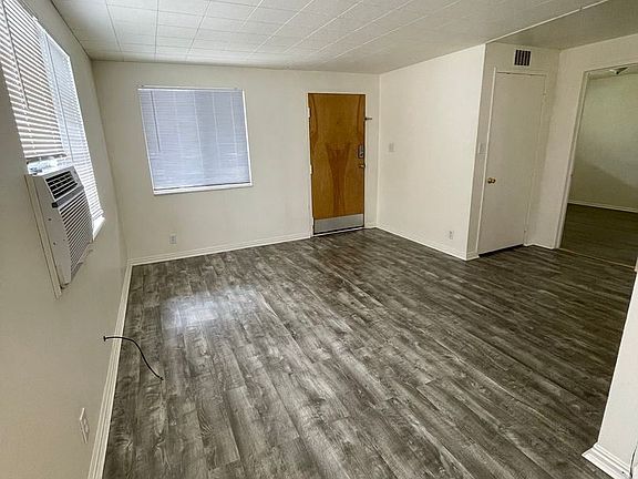 3rd image of 183 E Garden Ave #4