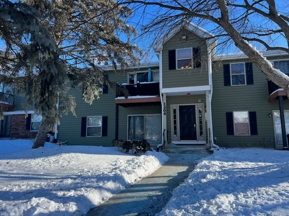 1304 McDowell Rd APT 202, Naperville, IL 60563