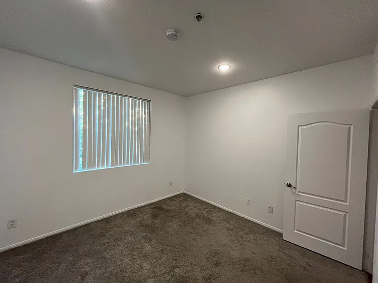 2245 Beverly Glen — Photo 76