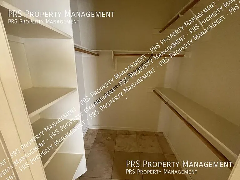 629 S Oak St — Photo 14