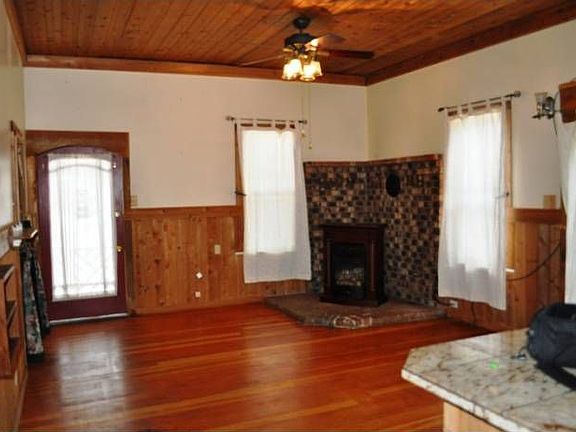 Entrance Living Room