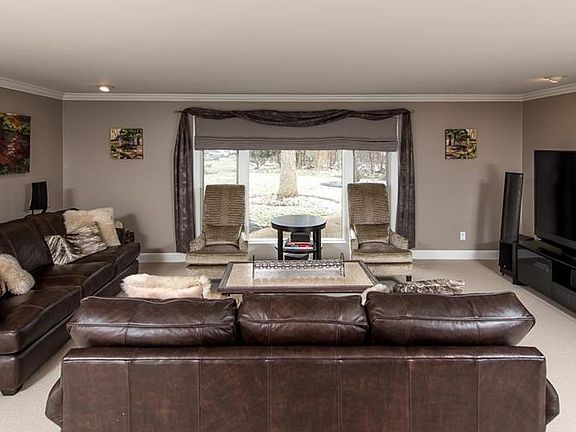 2nd image of 420 Crossbrook Dr